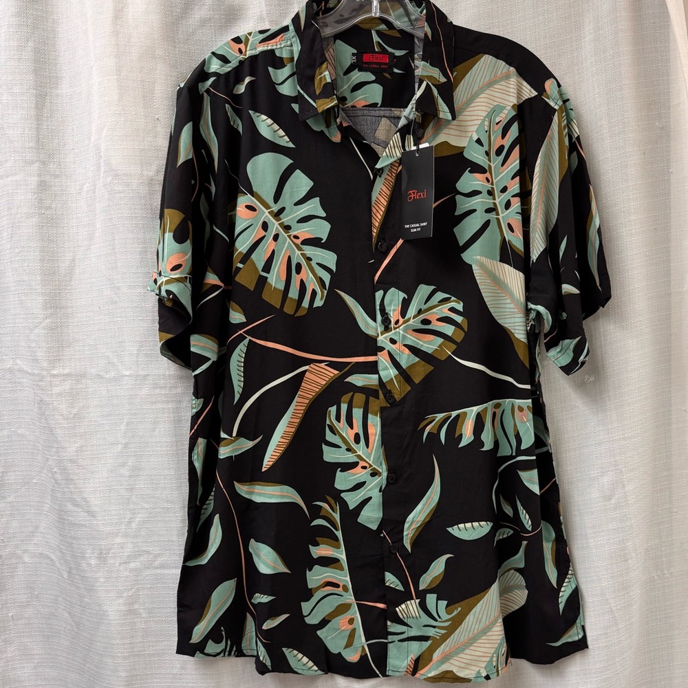 NWT Men's Tropical Print Shirt - XL